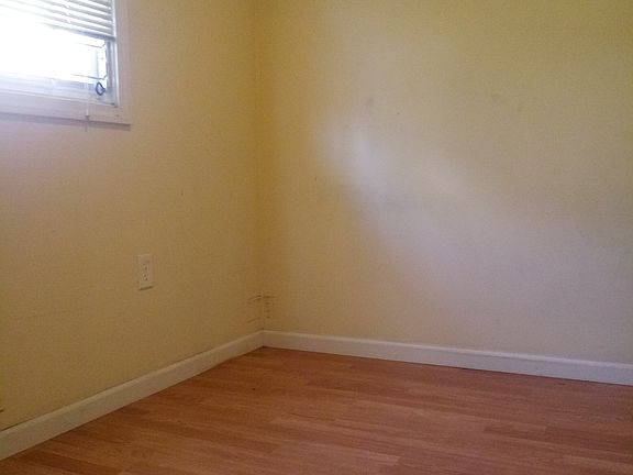 5th image of 519 W Columbus Dr APT 1