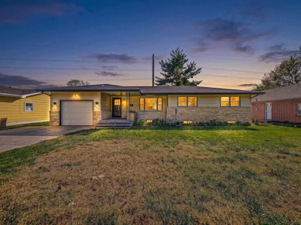853 Cypress St, Junction City, KS 66441