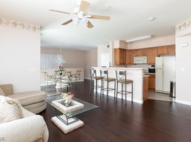7185 S Durango Dr, Las Vegas, NV