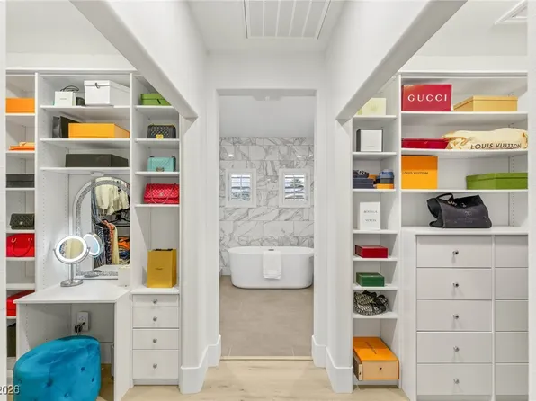 712 Proud Eagle Ln, Las Vegas, NV 89144