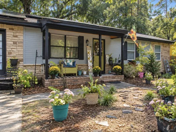 14 Yashica Ct, West Columbia, SC 29172