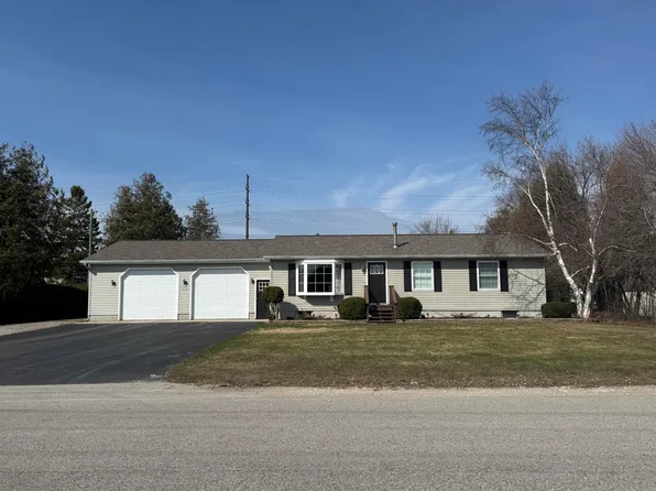 360 1st St, Saint Ignace, MI 49781