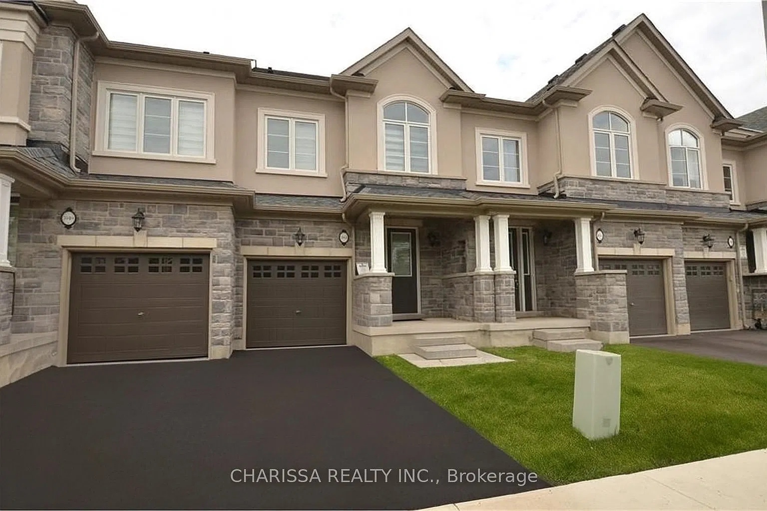 4 bed, $3,300 — Photo 1