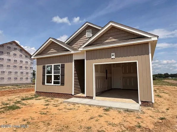 121 Longfield Court, Dunn, NC 28334