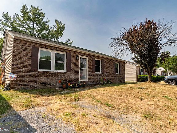 2nd image of 139 Country Park Dr