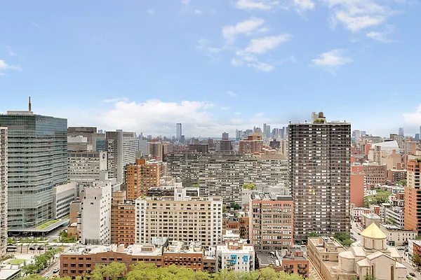 Sold by Thrasher Real Estate | media 14