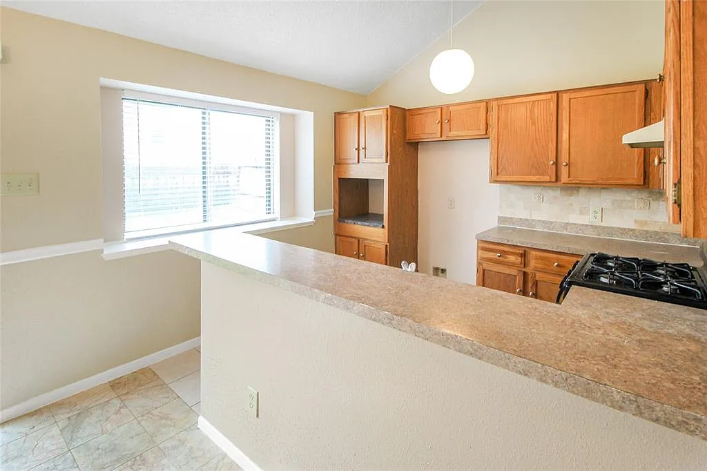 3 bed, 1250 sqft, $1,880 — Photo 4