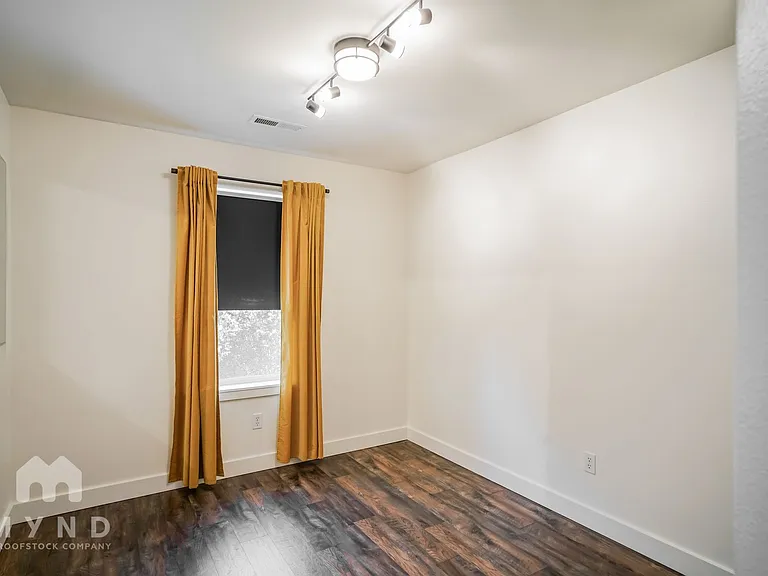 13908 NE 23rd Ave — Photo 13
