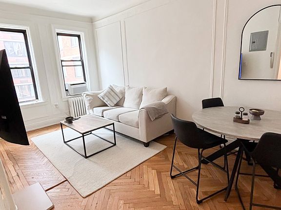 3rd image of 214 W 96th St APT 4A