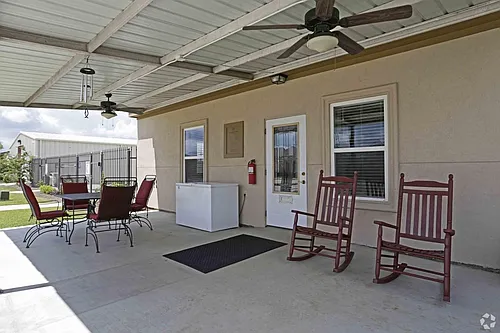 100 Fieldstone Ln Photo 1