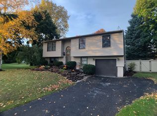 110 Kenner Rd, Minoa, NY 13116