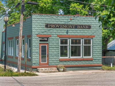 116 W Meinrad St, Lake Leelanau, MI, 49653