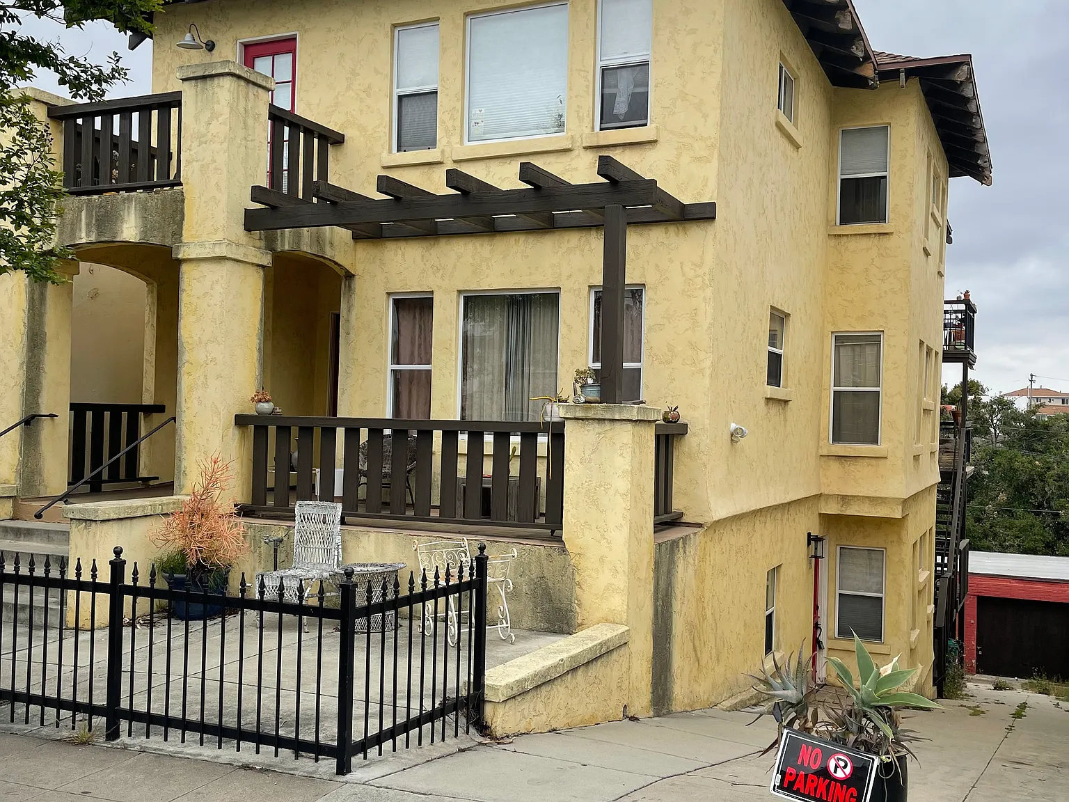 3 bed, 1500 sqft, $3,695 — Photo 1