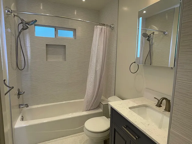 5723 San Vicente Blvd — Photo 9