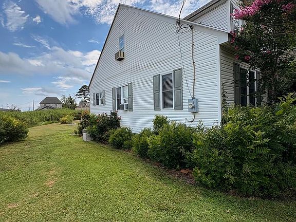 5th image of 20809 Severn Rd