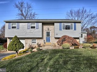 8 San Juan Dr, Mechanicsburg, PA 17055
