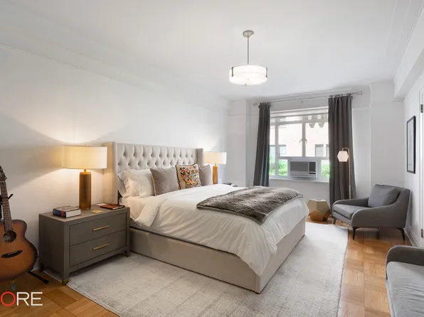 25 Central Park West image 7 of 11