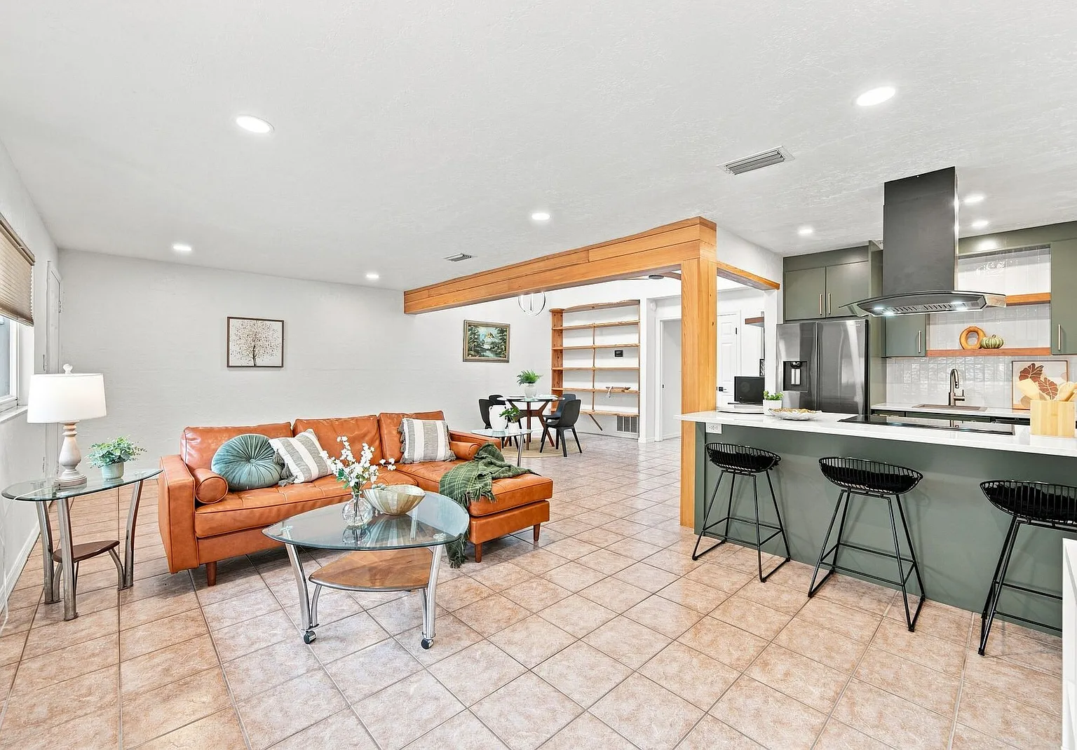 Azalea Park | Mid Century 2BR in Historic Downtown — Photo 2
