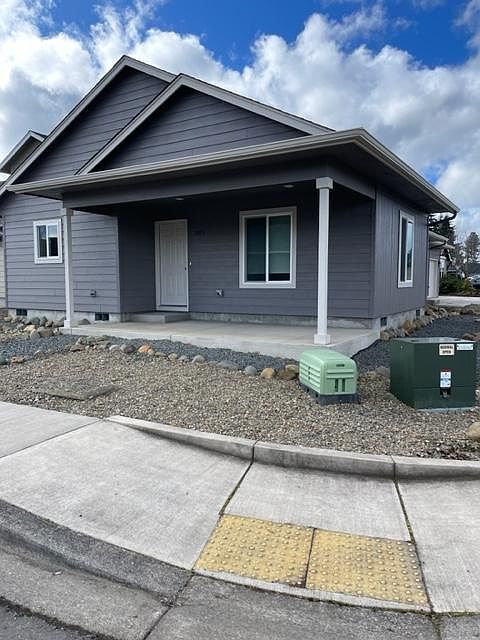 1st image of 1073 Creswood Dr