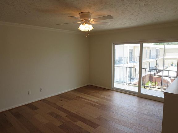 2nd image of 505 Westcott St APT 301