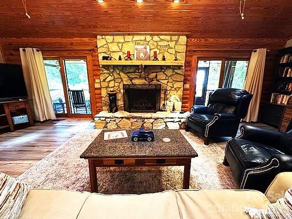 4th image of 45 Reedy Creek Ct