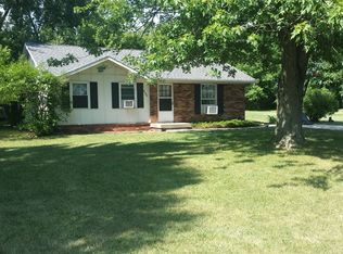 2180 Devonshire Dr, Temperance, MI 48182