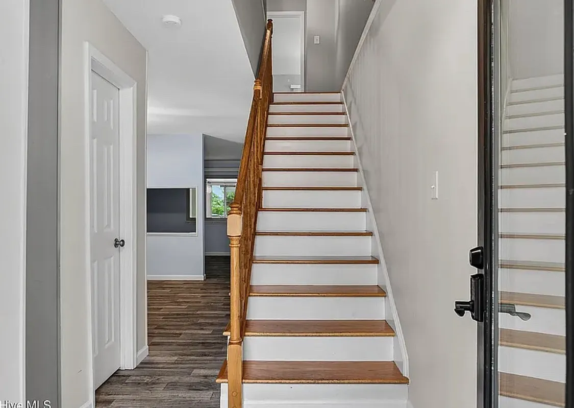 97 Quarterdeck Townes — Photo 2