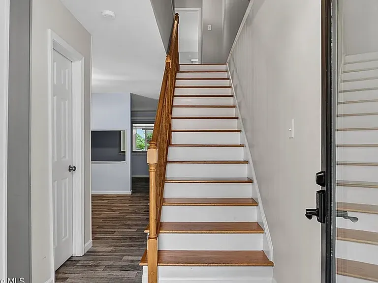 97 Quarterdeck Townes — Photo 2