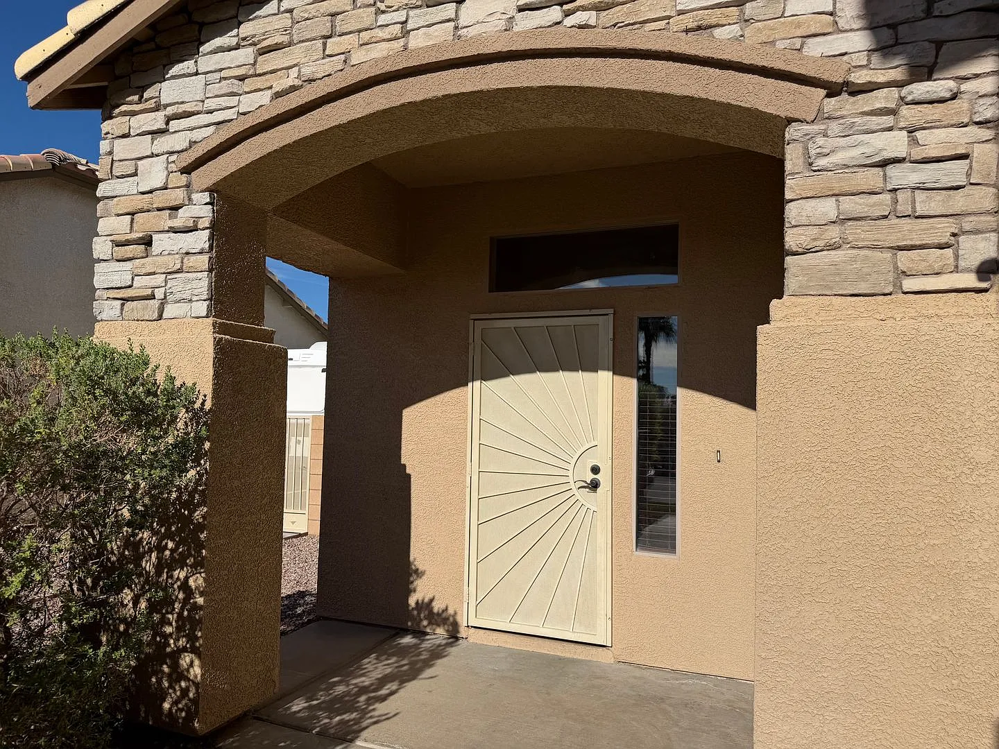 Spacious home in Centennial Hills — Photo 3