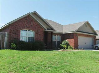 409 NE Hunter Allen Dr, Springdale, AR 72764