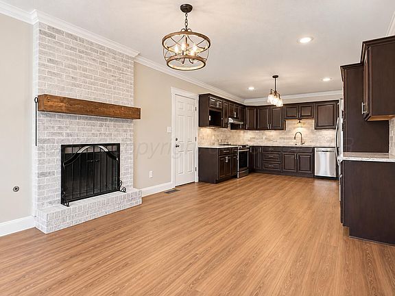 5th image of 1409 Bluebonnet St