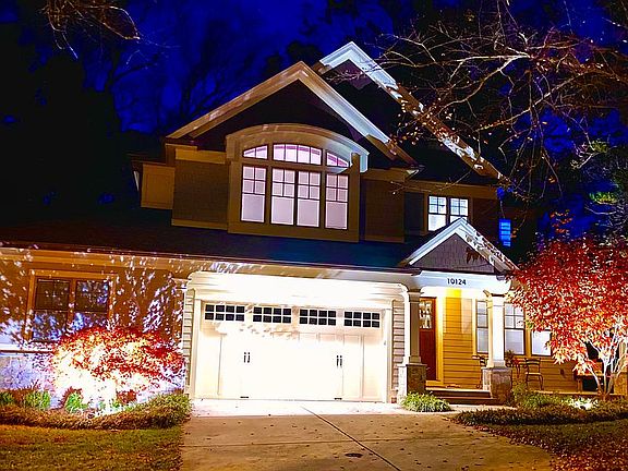 3rd image of 10124 Parkwood Ter