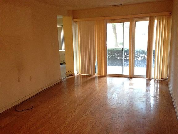 5th image of 454 Girard St #362