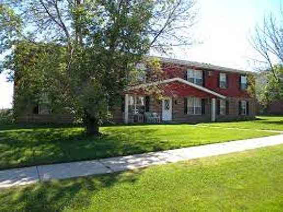 2nd image of 2115 Sylvan Way Unit 5