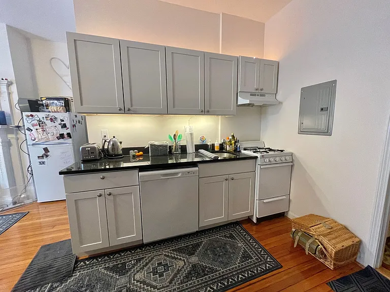 116 Hemenway St #1W — Photo 5