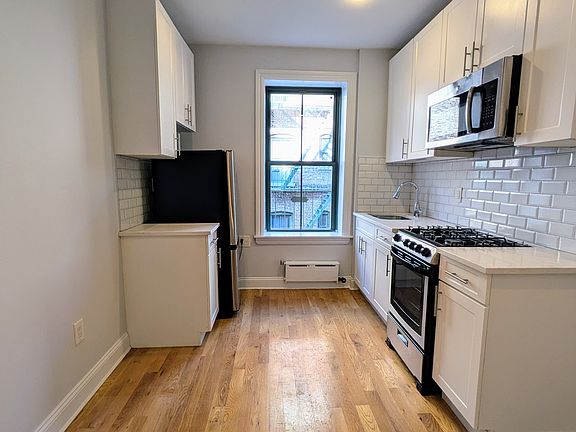 2nd image of 523 E 78th St APT 5G