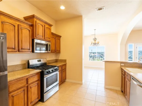 8165 Arrowhead Rd, Phelan, CA 92371