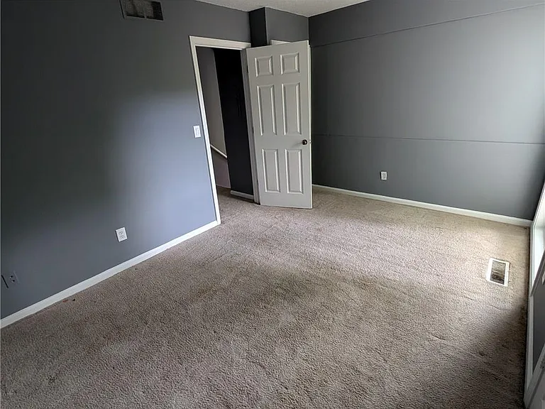 5584 Estates Ct — Photo 11