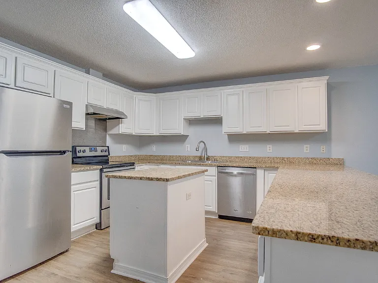 2707 Tupelo Ave — Photo 7