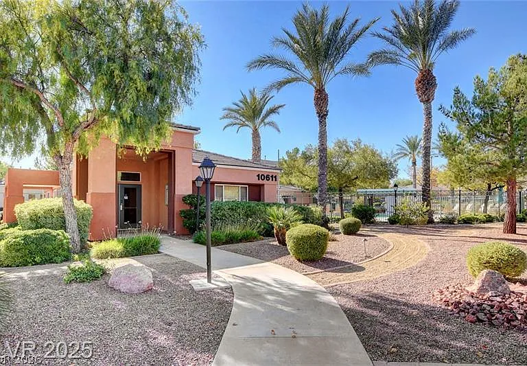 10509 India Hawthorn Ave — Photo 43