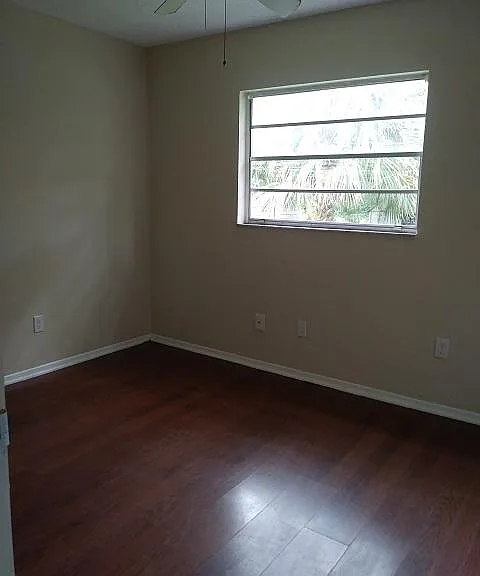 129 Alder Ave — Photo 11