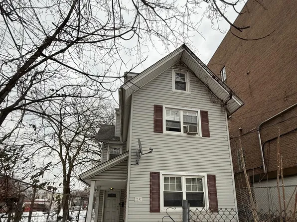 39 Maple Avenue image 1 of 1