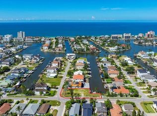 10337 Vanderbilt DR, NAPLES, FL 34108