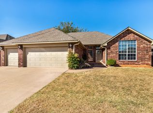1925 Oxford St, Edmond, OK 73013
