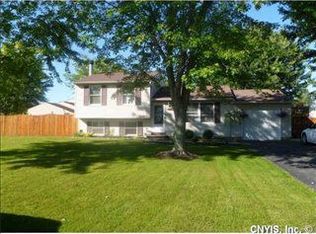 5370 Tourmaline Dr, Clay, NY 13041