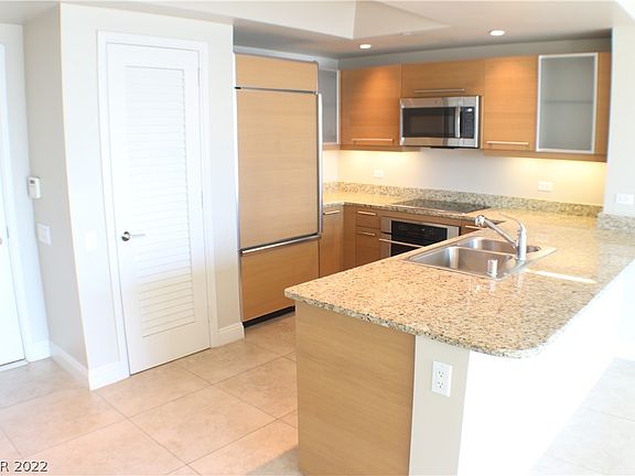 2nd image of 222 Karen Ave Unit 3006