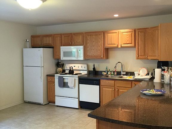 4th image of 729 Oakwood Ave
