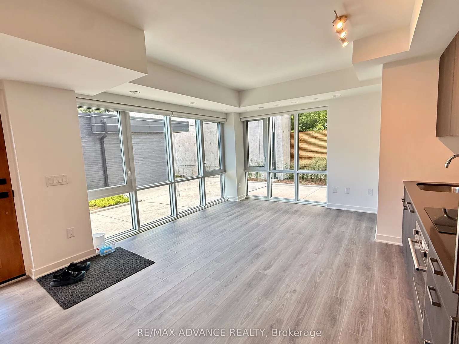 2 bed, $2,700 — Photo 4