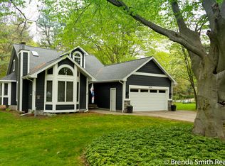 18799 Mohican Dr, Spring Lake, MI 49456