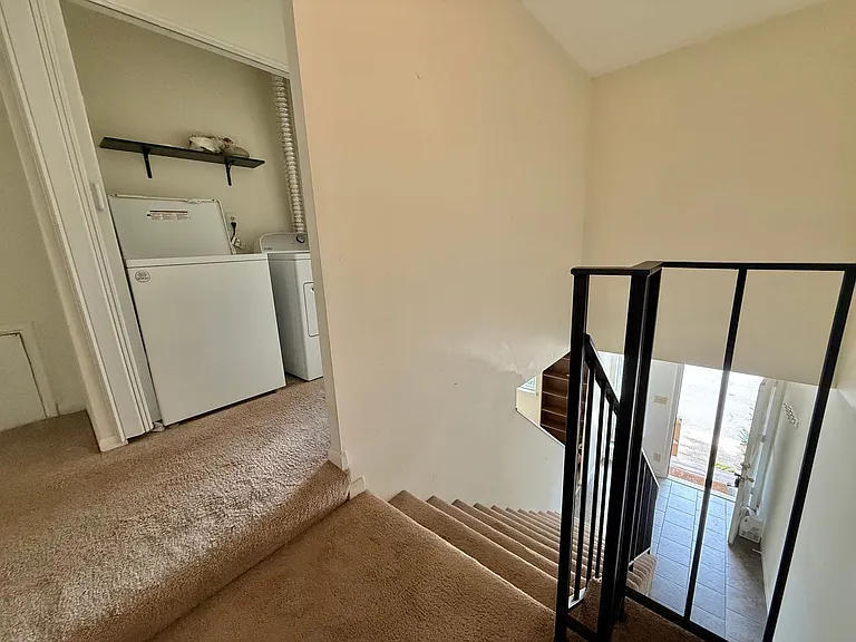 319 Harvest Dr — Photo 17